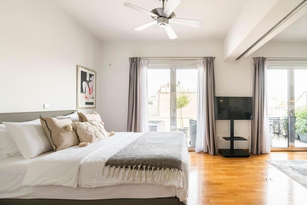 Heated Plunge Pool & Firepit Acropolis Penthouse Apartment Athens Ngoại thất bức ảnh