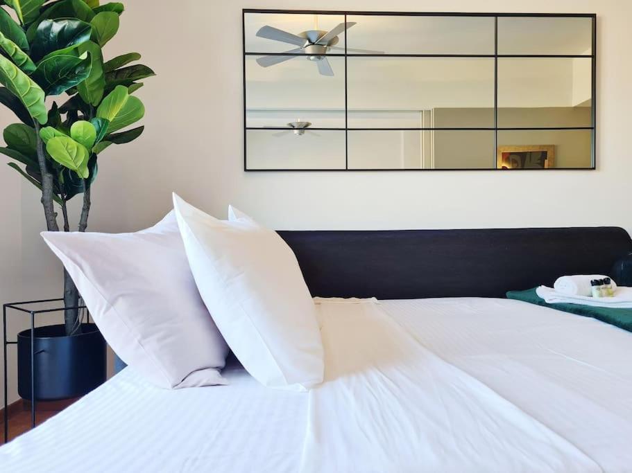 Heated Plunge Pool & Firepit Acropolis Penthouse Apartment Athens Ngoại thất bức ảnh